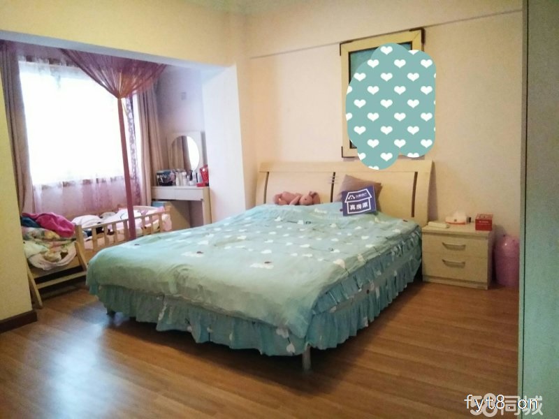 芬格欣庄园位于新阳路,靠近火车站,临近二中,周边配套齐全