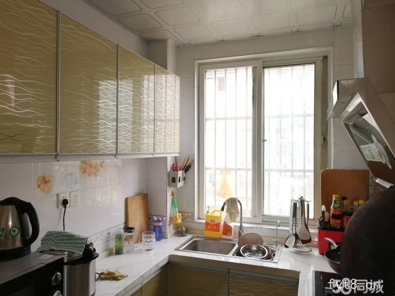 尚鼎国际 精装电梯七楼 超大空间 宽敞明亮