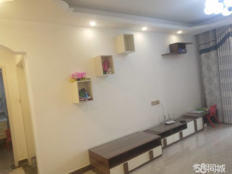 国祯精装入住不到半年 满五唯一出售 不限首付 随时看房