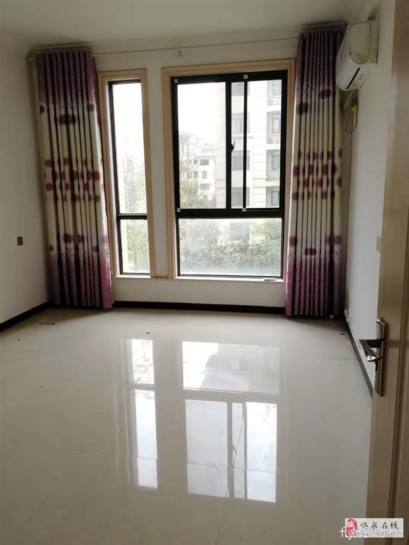 利华中央公馆3室2厅家具家电齐全2万5包物